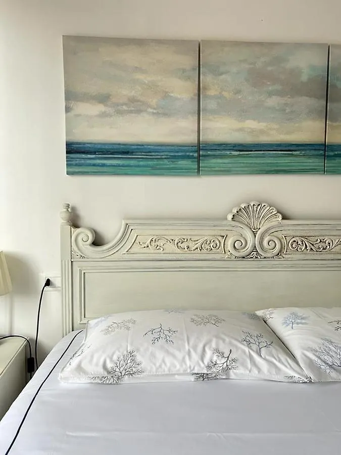 La Casa Di John Apartment Finale Ligure Italy